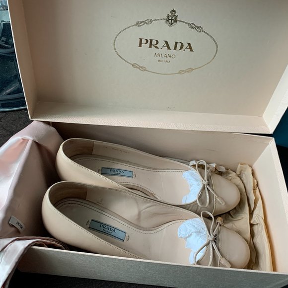Prada nude leather short heels - Picture 2 of 7